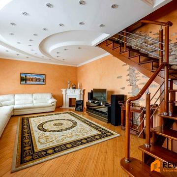 БЕЗ % Оренда 4к дворівневої квартири в центрі з гаражем+2 паркомісця