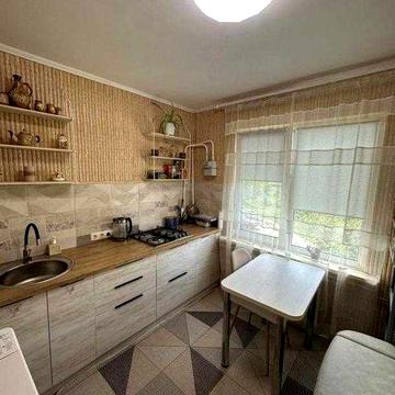 Продам 2 к. квартиру в Песочине с капитальным ремонтом