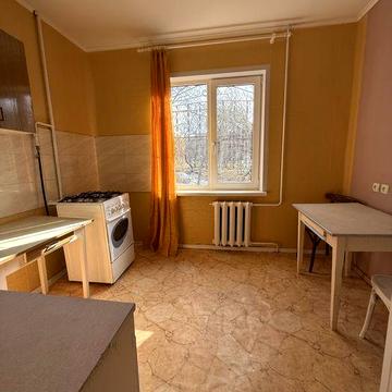 Однокімнатна квартира з косметичним ремонтом на Алмазному