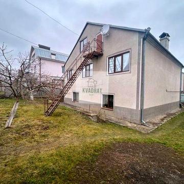 Продам чудовий 2-х поверховий будинок недалеко від центру міста