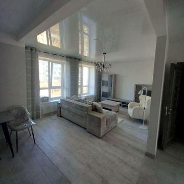 Здається 2 кімнатна квартира(новобудова) .Центр.