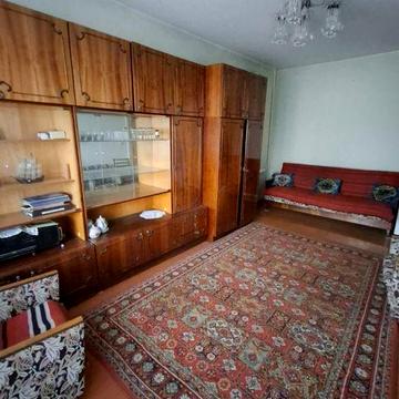 Здам 1 кімнатну на масиві Незалежності ,на 2- 4 міс