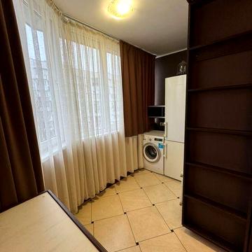 2 комн квартира в кирпичном доме на Черемушках ( ул. Скворцова)