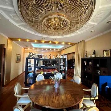 Продам просторный дом на проспекте Науки