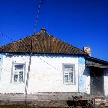 Продаж будинку неподалік від центру