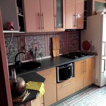 здають   2  кімнатнy  квартирy з 11 березня в р--ні  Оптики (Подол)