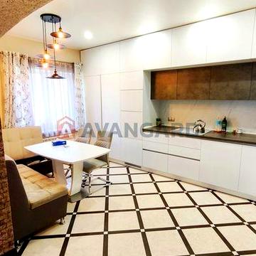 Продам просторий будинок