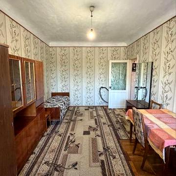 Продам однокомнатную квартиру с АГВ на 2 этаже , в центре Города-Рынок