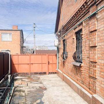 Продаж частини будинку на В. Балці