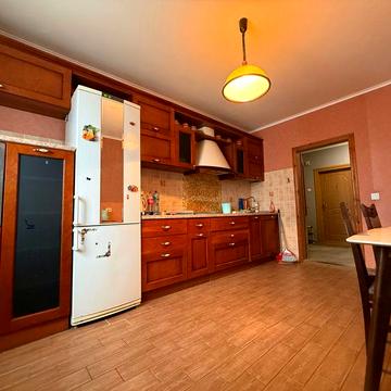 Здам трикімнатну квартиру . Власник.  Троєщина.