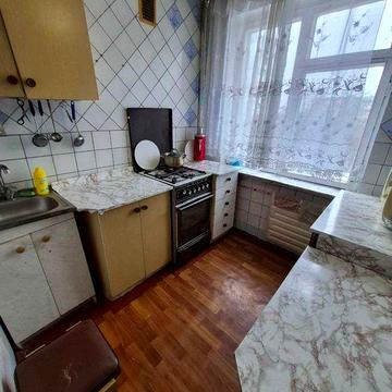 Продам 3 кімн. квартиру в р-ні 3 лікарні. 4/5 пан. будинку. 37000