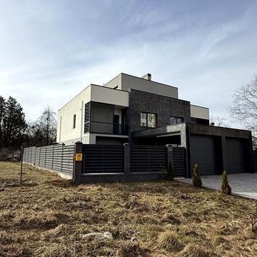 Продаж 3-кім. будинку 147 м.кв., в. Бігова