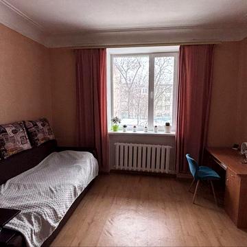 Однокомнатная квартира в сталинке (30.4 кв. м)