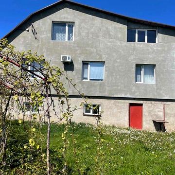 Продається будинок .