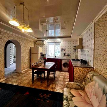 Оренда двоповерхового  будинку