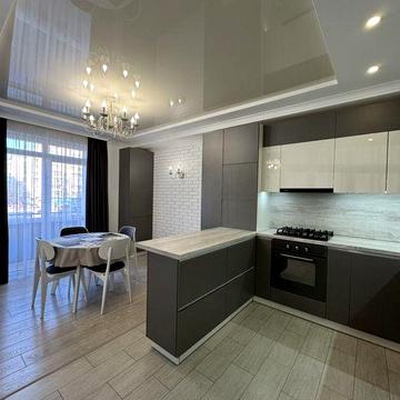 3 кімнатна квартира на 2 поверсі в новобудові з меблями та техніка