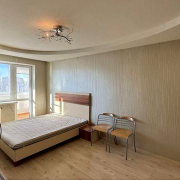 В продажу 3к квартира на пр. Калнишевський -лівий берег Дніпра