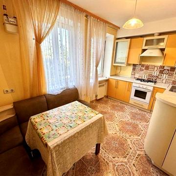 Браїлки 4-х кімн. Квартира в гарному стані