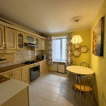 Оренда 2 кімнатної квартири у центрі, вул. Вовчинецька