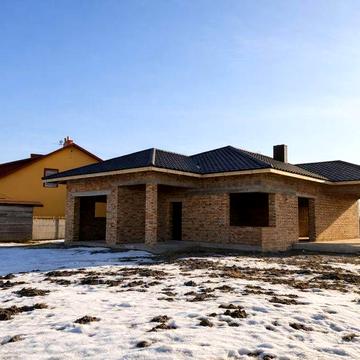 Будинок з власним ставком  за  ціною котеджу