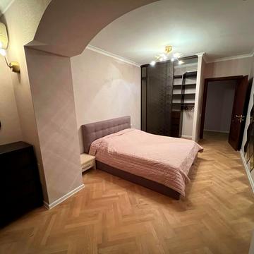 Кадетський Гай вул., 3