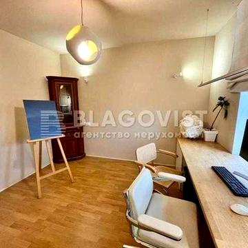 Продаж 3 кімн квартири 96кв.м Троєщина Бальзака,55в