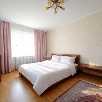 Продам простору 3к квартира з ремонтом в Києві! Торг.