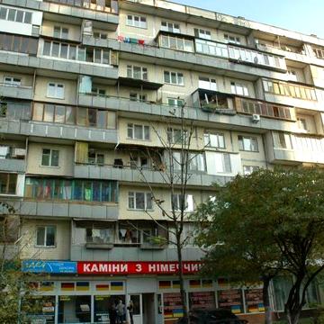 Вишгородська 38, Мінський масив