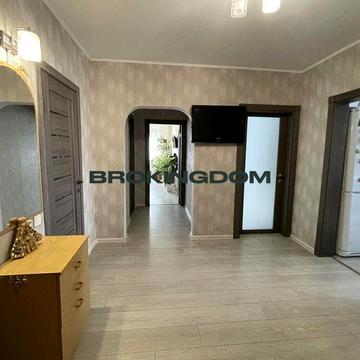 Продажа 2к квартири 69 кв. м / вул Макаренка