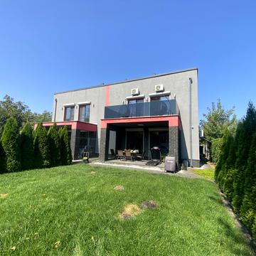 Стеценка вул., 27