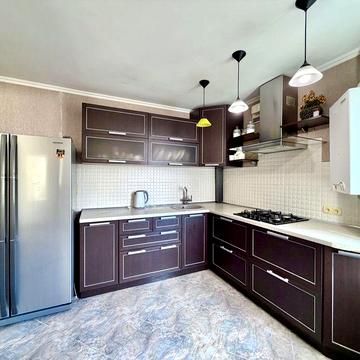 Здаю в оренду простору 2к квартиру на пр.Миру. ц1