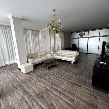 Продам розкішну двоповерхову квартиру в самому центрі міста!