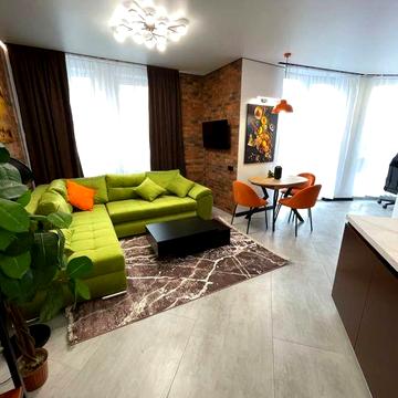 Дизайнерська 2х кімнатна квартира з видом на Центральний парк.