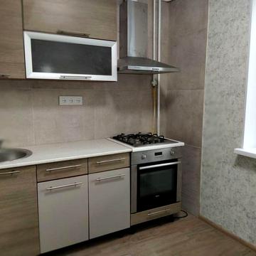Укомплектована 1 к квартира, Л.Руденко,8