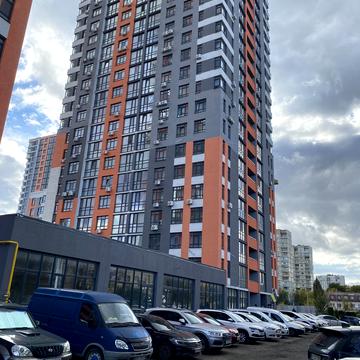 Миколи Гулака вул., 4