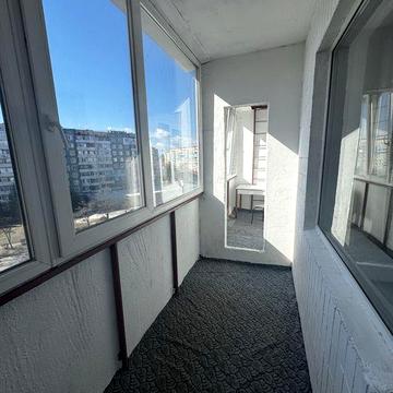 Продам  Крупношабаритную 1 ком. Каменское 11 мик. 6 эт.