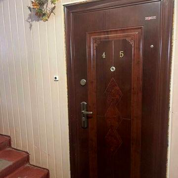 Продам простору 3-кімнатну квартиру (чешка), власник