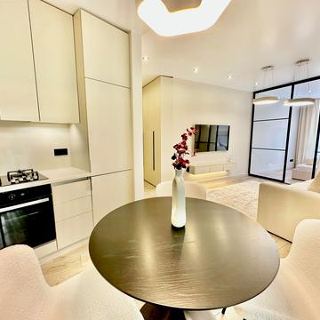 Пекарська вул., 30