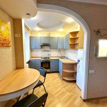 ‼️ Алмазний, 2-кім біля зупинки!