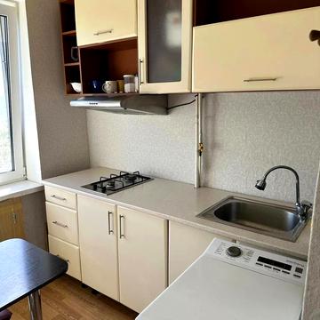 Зелена вул., 1