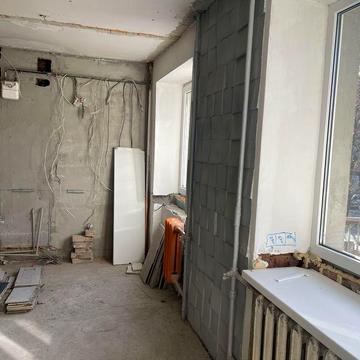 Продам 1-кімн  Ст Бандери   2-й поверх Добротного  Будинка