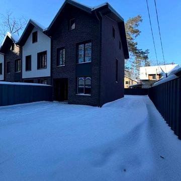 Кутовий таунхаус з окремим переднім двором, парк Центральний, Газ