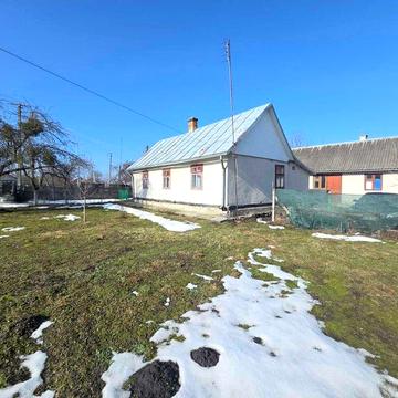 житловий будинок та земельна ділянка 27 сот., с. Батятичі