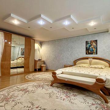 Великогабаритна квартира з окремим спортзалом !