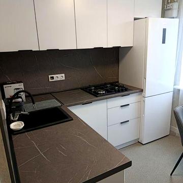 Задам 1-к квартиру.  Новый ремонт!