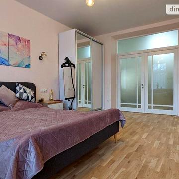 Продаж 3к Квартира Русових вулиця