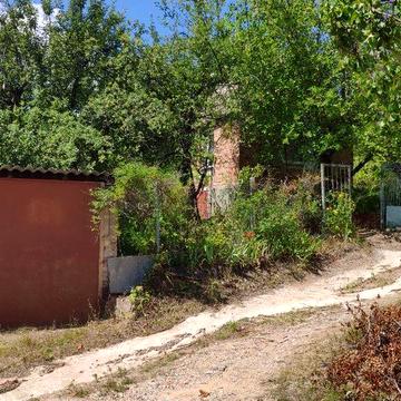 Дача -дом на реке.