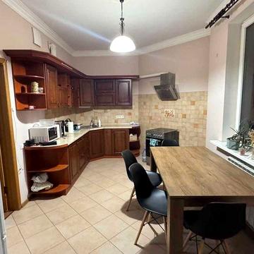 Здаю квартиру на Дмитрівській, площа Галицька, метро Лукянівка.