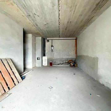 Готова 2-кім з власною великою терасою