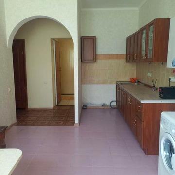 Сдаю полдома с гаражом район Сухой Фонтан